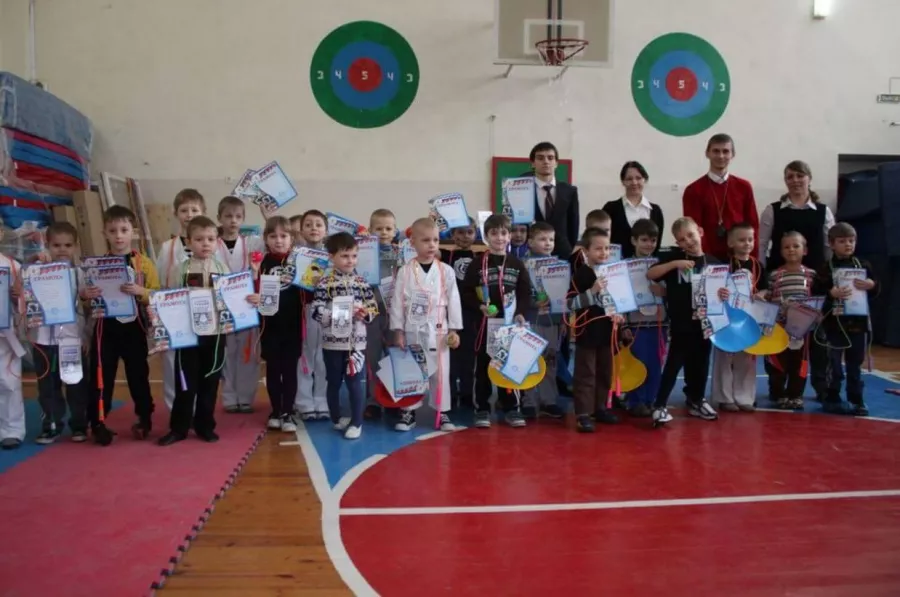 Клуб каратэ Восток на ул. Петрозаводская в Ростове-на-Дону: Каратэ, Самооборона, Бокс,