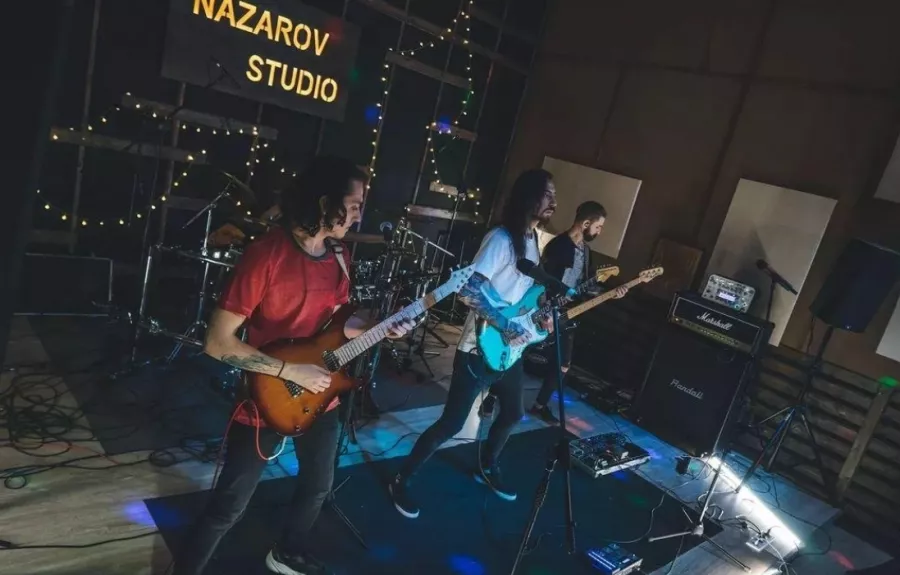 Музыкальная студия Nazarov Studio в Москве: Вокал, Студия звукозаписи, Кавер-группа, Музыкальные инструменты, Бас-гитара, Барабаны,