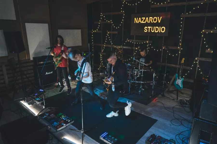 Музыкальная студия Nazarov Studio в Москве: Вокал, Студия звукозаписи, Кавер-группа, Музыкальные инструменты, Бас-гитара, Барабаны,