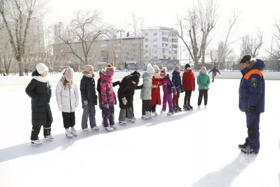 Ледовый каток на Исполкомской в Санкт-Петербурге: Развиваться, Каток, Катки, Коньки, Заточка коньков, Ледовый спорт,