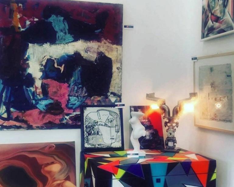 Art for All в Белграде: Галерея, Хобби,