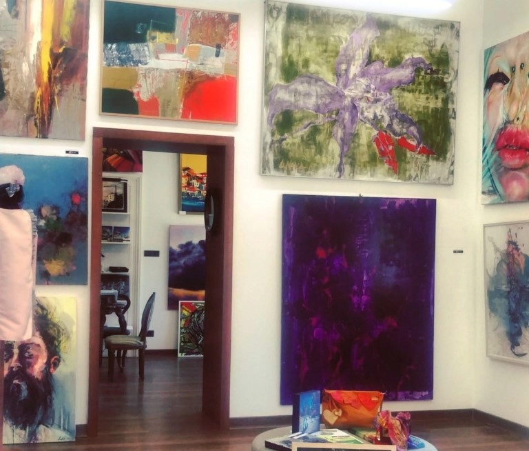 Art for All в Белграде: Галерея, Хобби,