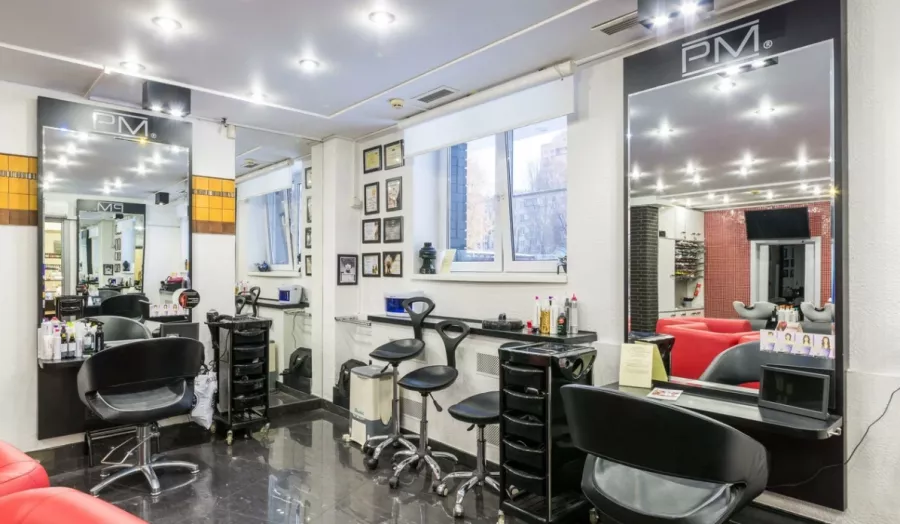 Салон красоты Paul Mitchell на Ленинском в Москве: Детская стрижка, Наращивание волос, Стрижка бороды, Плетение кос, Кератиновое выпрямление, Сложное окрашивание, Ботокс волос, Биозавивка, Ногти, Коррекция фигуры, Косметология,