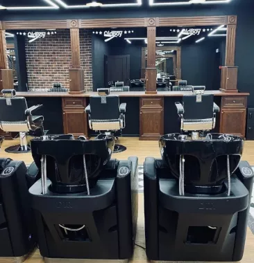 "OldBoy Barbershop".