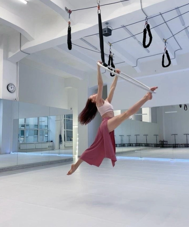 Студия банджи-фитнеса, воздушной гимнастики и растяжки Art fly bungee в Москве: Бодифлекс, Джампинг, Йога, Стретчинг, Фитнес для детей, Персональный тренер, Танцевальные программы, Гимнастика,