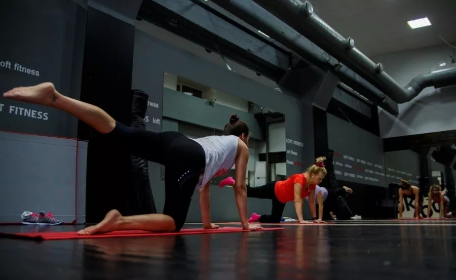 Фитнес-клуб Loft Fitness в Москве: Аквааэробика, Йога, Пилатес, Стретчинг, Фитбол, Персональный тренер, TRX тренировки, Танцевальные программы, Бассейн, Сауна,