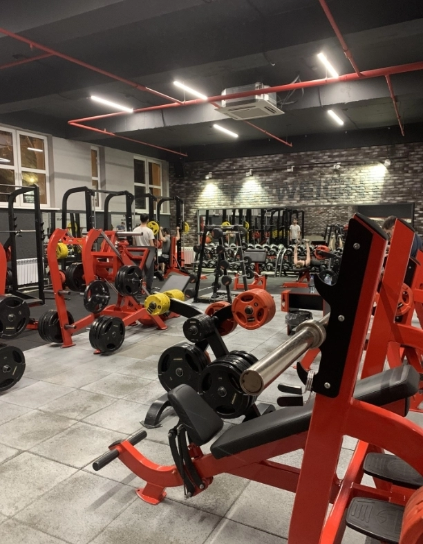 Фитнес-клуб Loft Fitness в Москве: Аквааэробика, Йога, Пилатес, Стретчинг, Фитбол, Персональный тренер, TRX тренировки, Танцевальные программы, Бассейн, Сауна,
