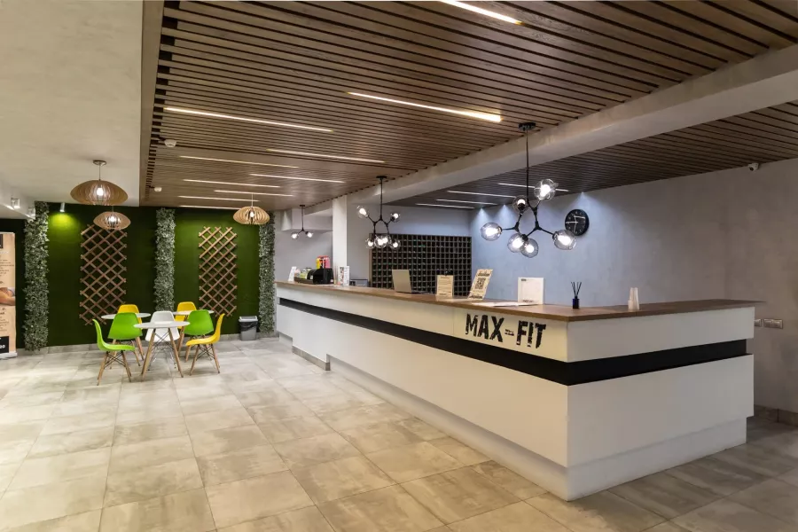 Фитнес-клуб Max-Fit в Москве: Аэробика, Боевые искусства, Бодифлекс, Йога, Кроссфит, Женский зал, Пилатес, Стретчинг, Танцы,