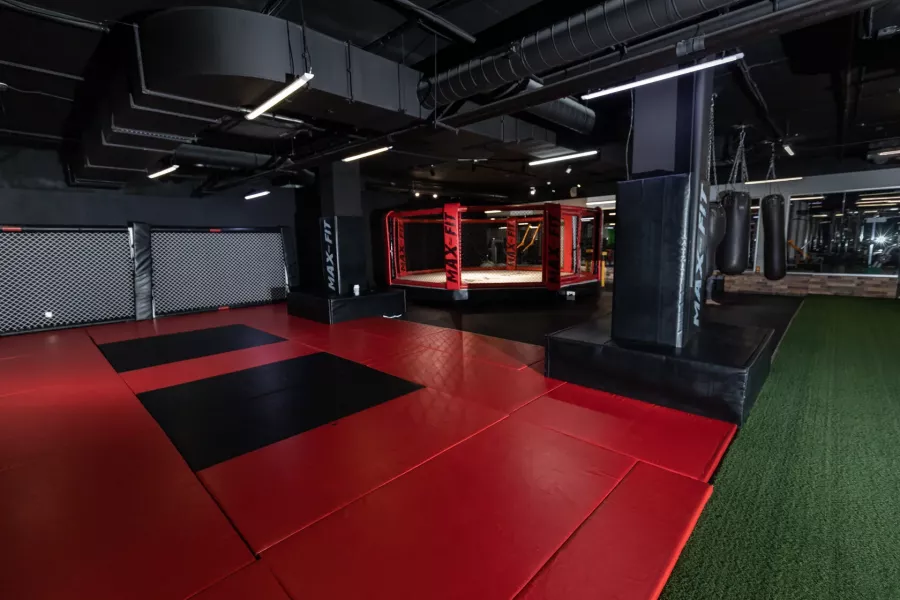 Фитнес-клуб Max-Fit в Москве: Аэробика, Боевые искусства, Бодифлекс, Йога, Кроссфит, Женский зал, Пилатес, Стретчинг, Танцы,