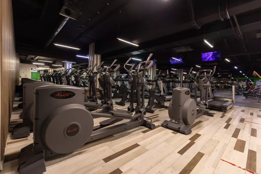 Фитнес-клуб Max-Fit в Москве: Аэробика, Боевые искусства, Бодифлекс, Йога, Кроссфит, Женский зал, Пилатес, Стретчинг, Танцы,