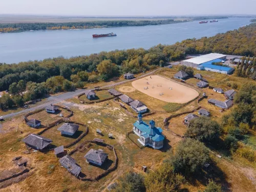 Конное подворье Кумжа  в  Ростове-на-Дону