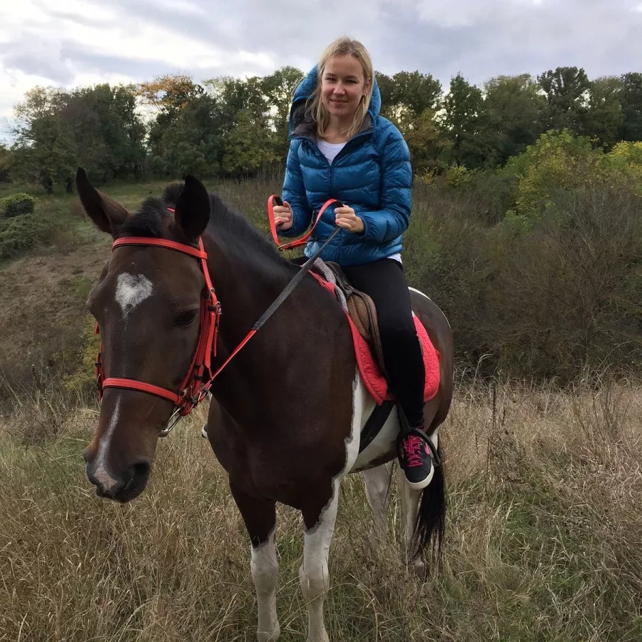 Конный клуб Horse Travel в Ростове-на-Дону: Конный клуб, Конные прогулки, Лошади, Оздоровительная езда,