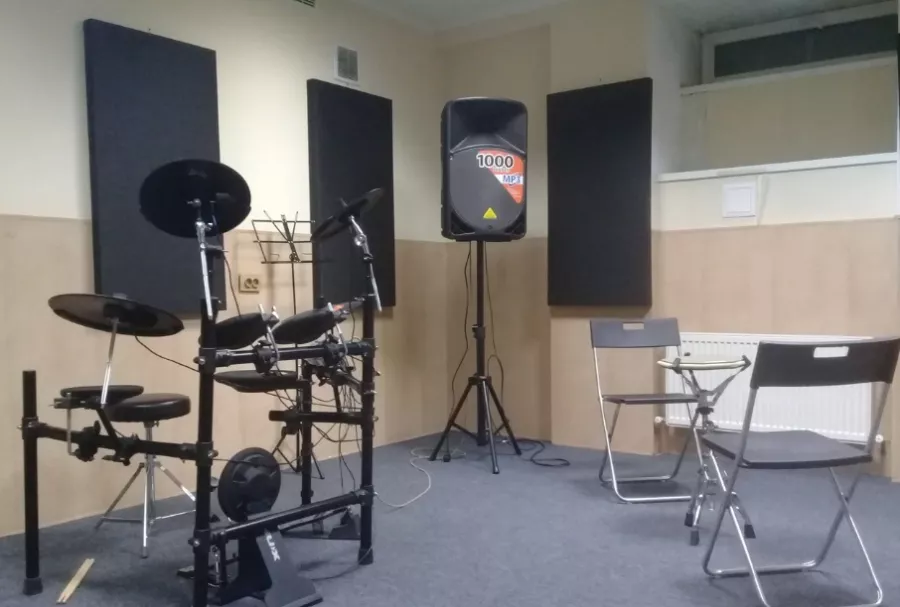 Музыкальная школа Pop music school в Краснодаре: Музыкальная школа, Музыкальное образование, Музыкально, Музыкальные инструменты, Репетиторы , Гитара, Фортепиано, Барабаны, Вокал,