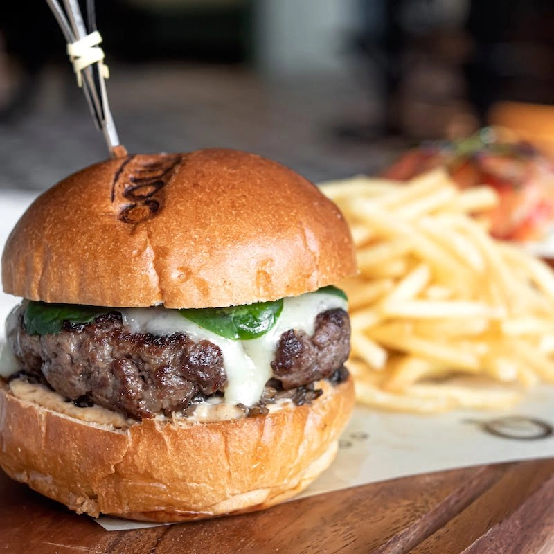 Бар-ресторан Couqley French Bistro & Bar в Дубаи: Французская кухня , Улитки , Бистро , Французские вина , Французские сыры , Пивной ресторан , Фри ,