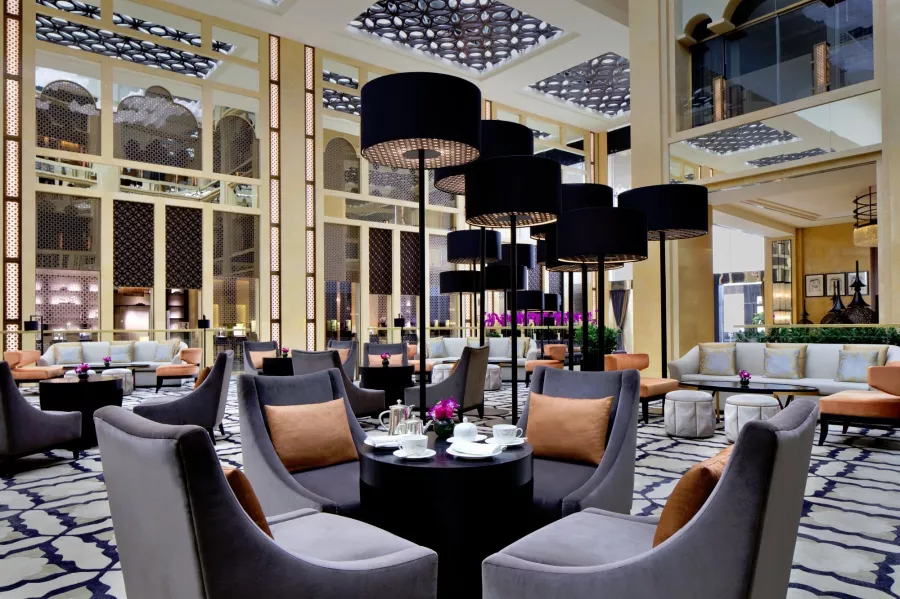 Отель The H Hotel 5* в Дубаи: Современный отель , Мини бар , Апартаменты , Бассейн , Спа , Комфортные номера , Ресторан,