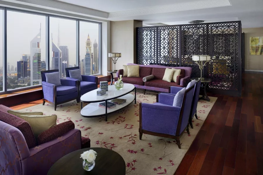 Отель The H Hotel 5* в Дубаи: Современный отель , Мини бар , Апартаменты , Бассейн , Спа , Комфортные номера , Ресторан,