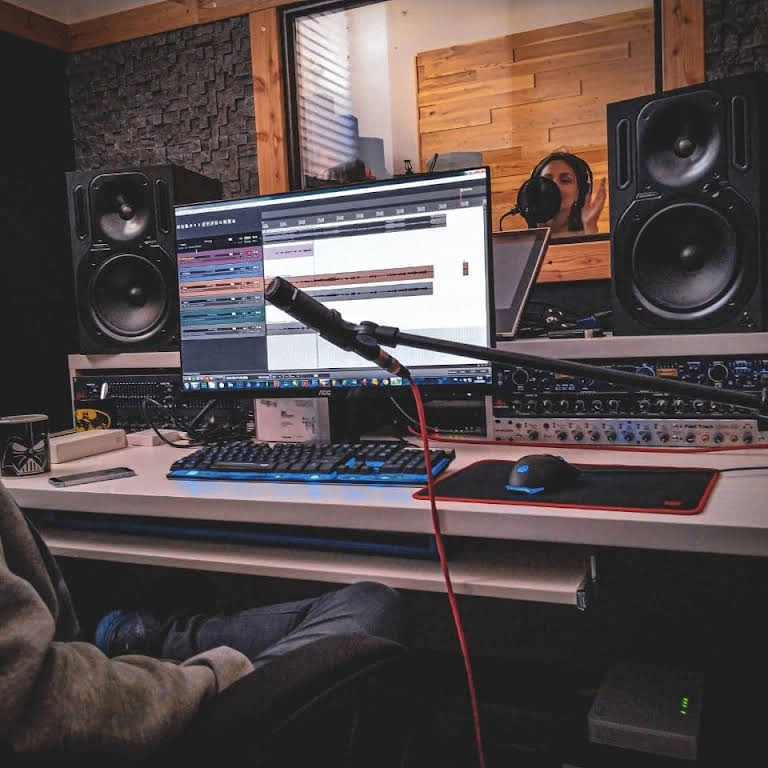 Студия звукозаписи START REC в Краснодаре: Студия звукозаписи, Звукозапись, Музыкально, Тюнинг вокала, Сведение, Трек, Запись,