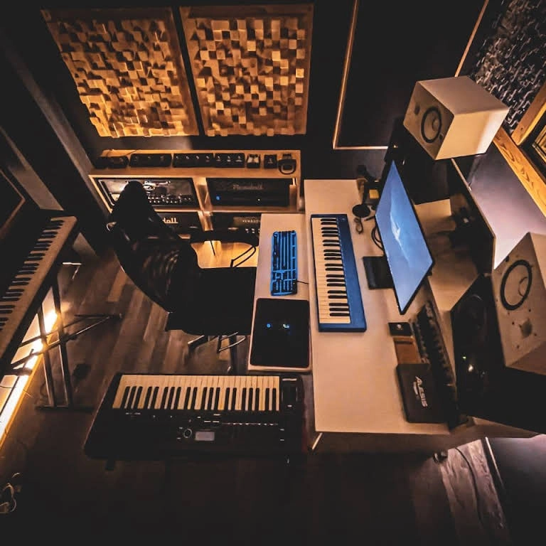 Студия звукозаписи START REC в Краснодаре: Студия звукозаписи, Звукозапись, Музыкально, Тюнинг вокала, Сведение, Трек, Запись,
