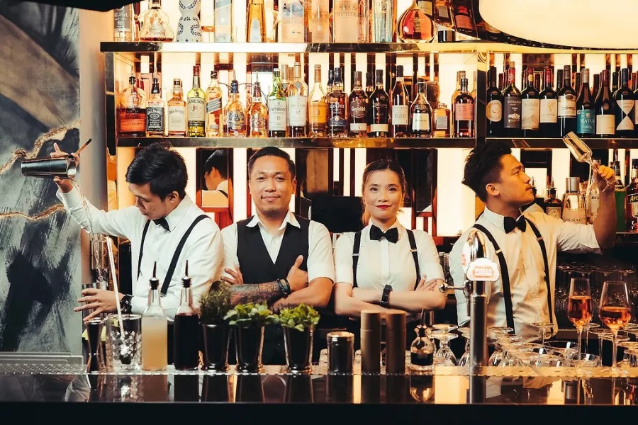 Караоке-клуб Zroomdxb в Дубаи: Караоке, Бар, Паб, Клуб, Концерты, Мода,