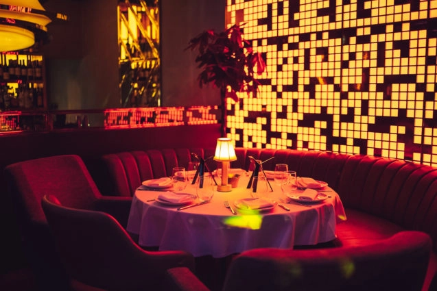 Караоке-клуб Zroomdxb в Дубаи: Караоке, Бар, Паб, Клуб, Концерты, Мода,