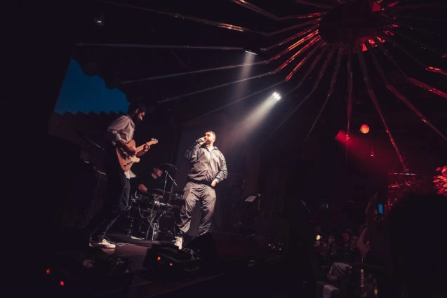 Караоке-клуб Zroomdxb в Дубаи: Караоке, Бар, Паб, Клуб, Концерты, Мода,