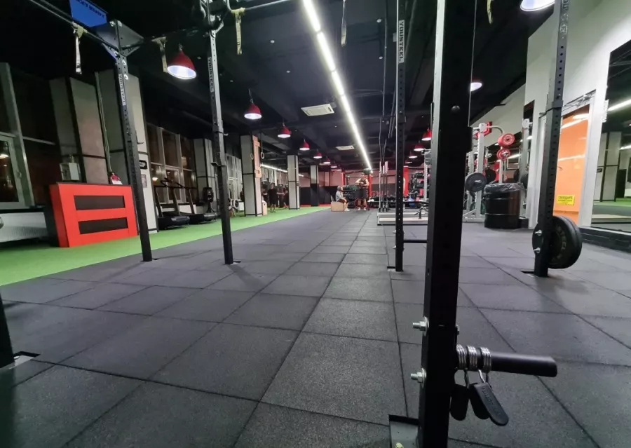 Фитнес-центр с бассейном 50GYM в Москве: Аквааэробика, Аэробика, Боевые искусства, Бодифлекс, Массаж, Бассейн,