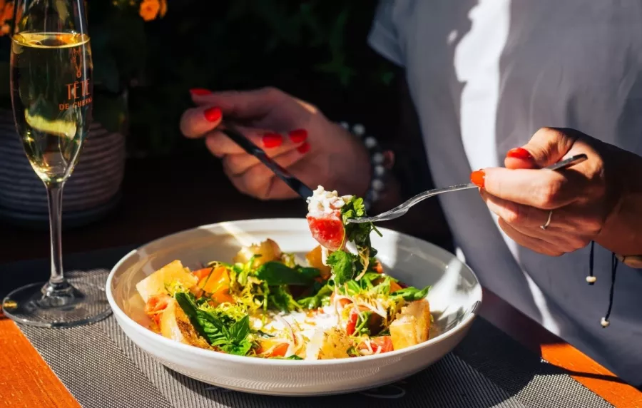 Итальянский ресторан Villa della Pasta в Москве: Кафе, Европейская кухня, Проведение банкетов, Поминальные обеды, Спортивные трансляции, Заказ навынос,