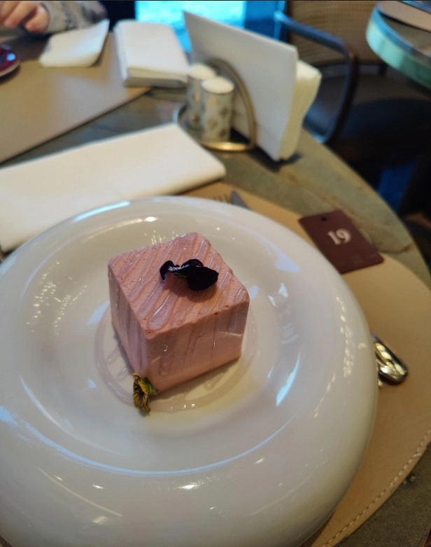 Ресторан Garda в Москве: Европейская кухня, Меню на английском, Винная карта, Итальянская кухня, Можно с собакой,