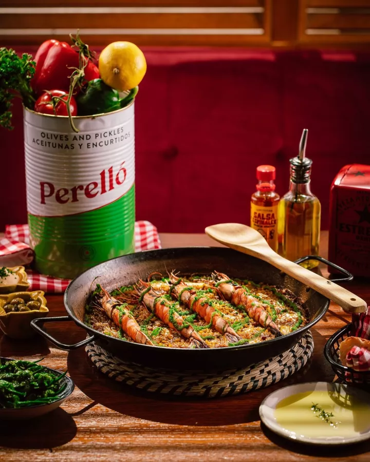 Испанский ресторан Lola Taberna Española в Дубаи: Испанская еда , Фламенго , Душевная музыка , Испанская гитара , Пинчо ,