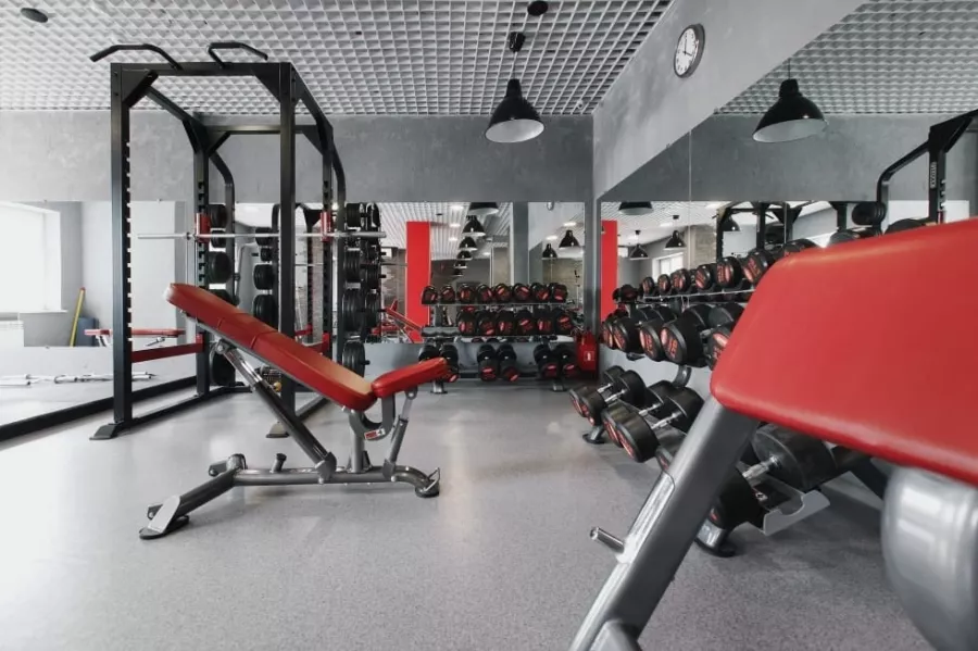 Тренажёрный зал Arnold gym в Москве: Персональный тренер, Тренажёры,