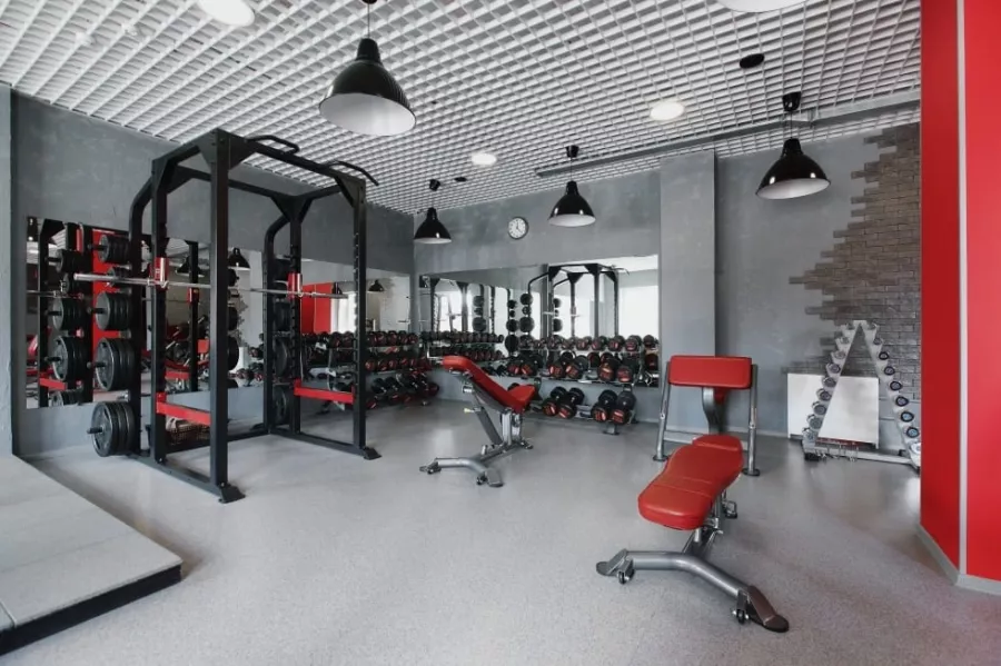 Тренажёрный зал Arnold gym в Москве: Персональный тренер, Тренажёры,