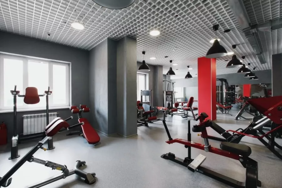 Тренажёрный зал Arnold gym в Москве: Персональный тренер, Тренажёры,