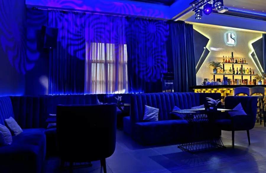 Ресторан PlutuS Resto Club в Сочи: Итальянская кухня, Японская кухня, Рыбные заведения, Паназиатская кухня, Европейская кухня, Заказ столиков,