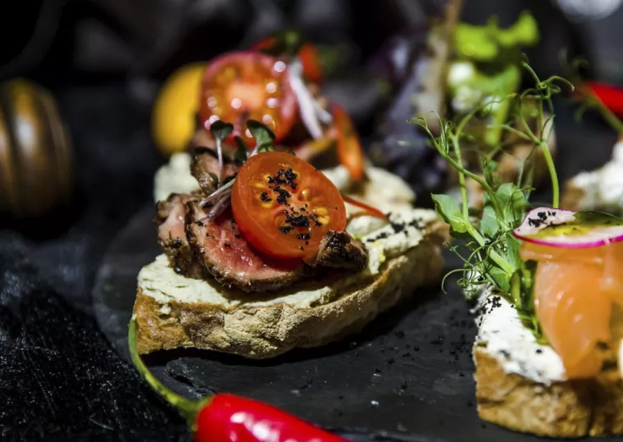 Ресторан PlutuS Resto Club в Сочи: Итальянская кухня, Японская кухня, Рыбные заведения, Паназиатская кухня, Европейская кухня, Заказ столиков,