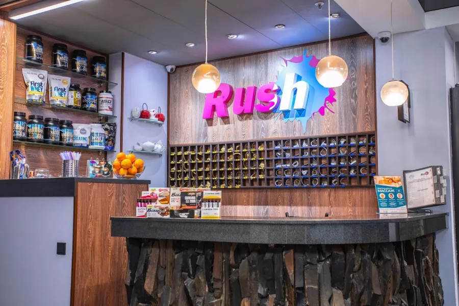 Фитнес-клуб Rush в Москве: Аэробика, Боевые искусства, Йога, Кроссфит, Женский зал,