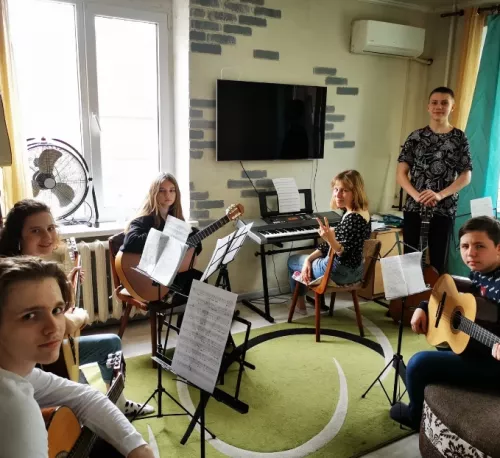 Музыкальная школа фортепиано и гитары  в  Краснодаре