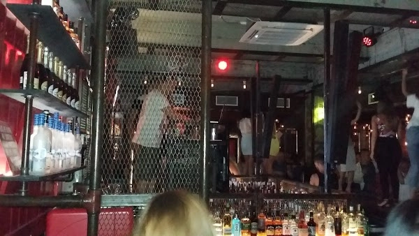 Ночной клуб "On The Rocks"