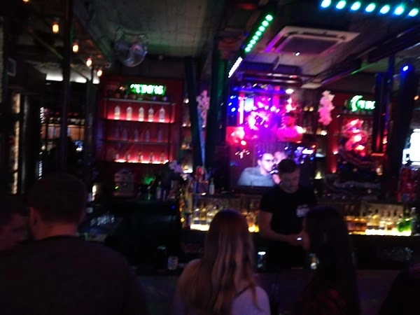 Ночной клуб "On The Rocks"