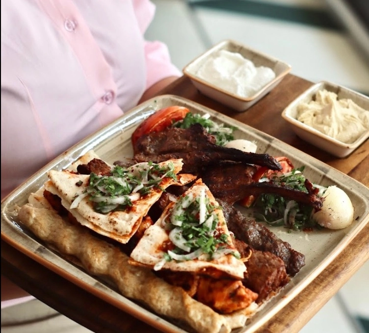 Ресторан Shababeek в Шардже: Ресторан, Гриль, Еда,