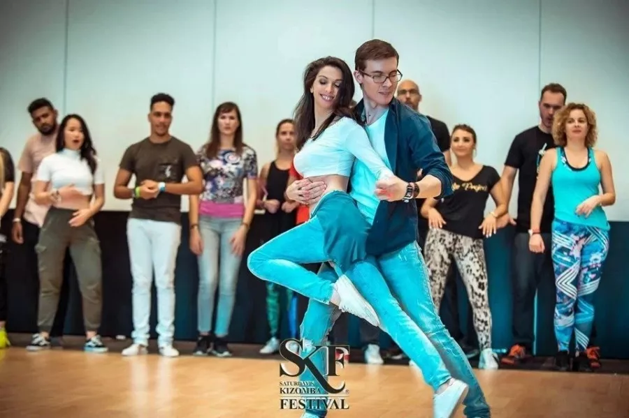 Школа танцев Dance Insight в Санкт-Петербурге: Бачата, Сальса, Кизомба, Онлайн Уроки, Постановка Танца,