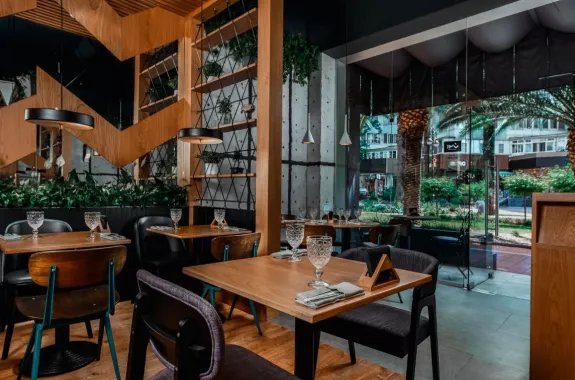 Ресторан азиатской кухни "UMI Asian kitchen & bar
