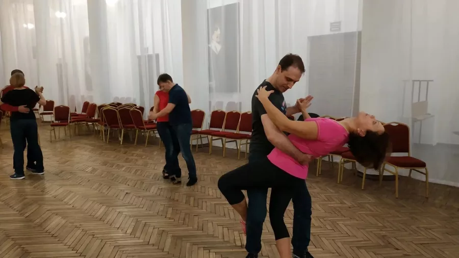 Школа танцев Сальса Фиеста в Санкт-Петербурге: Кубинская Сальса, Доминиканская Бачата, Хореография, Реггетон, Постановка Танца,