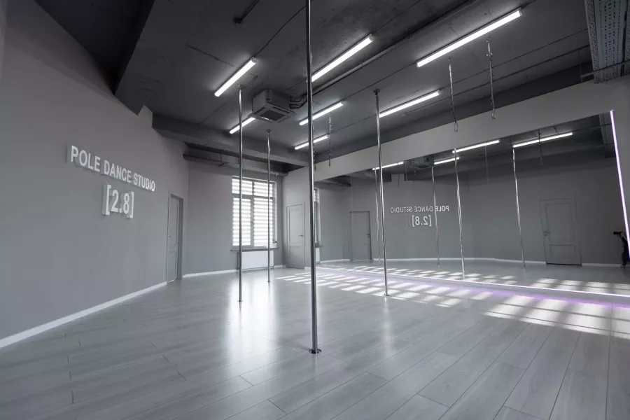 Танцевальная студия Pole dance studio 2.8 в Краснодаре: