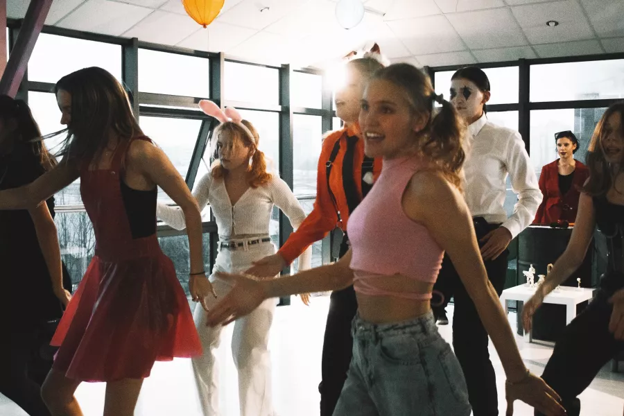 Школа танцев Без правил в Краснодаре: Стрип-пластика, Брейк-данс, Музыка,