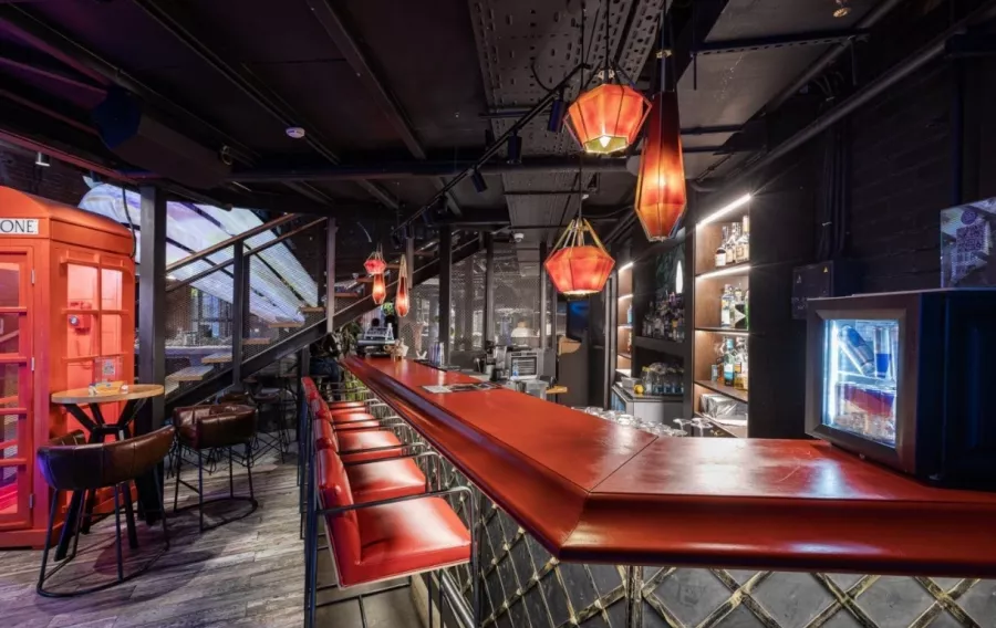 Бар-ресторан и ночной клуб BLA BLA BAR в Москве: Европейская кухня, Рыбная кухня, VIP-зал, Летняя терраса, Паназиатская кухня, Танцпол,