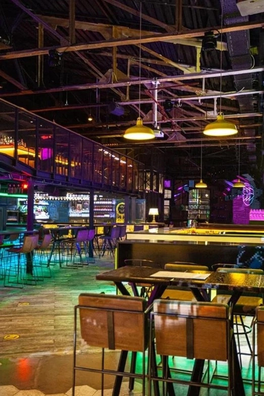 Бар-ресторан и ночной клуб BLA BLA BAR в Москве: Европейская кухня, Рыбная кухня, VIP-зал, Летняя терраса, Паназиатская кухня, Танцпол,