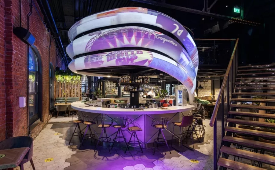 Бар-ресторан и ночной клуб BLA BLA BAR в Москве: Европейская кухня, Рыбная кухня, VIP-зал, Летняя терраса, Паназиатская кухня, Танцпол,