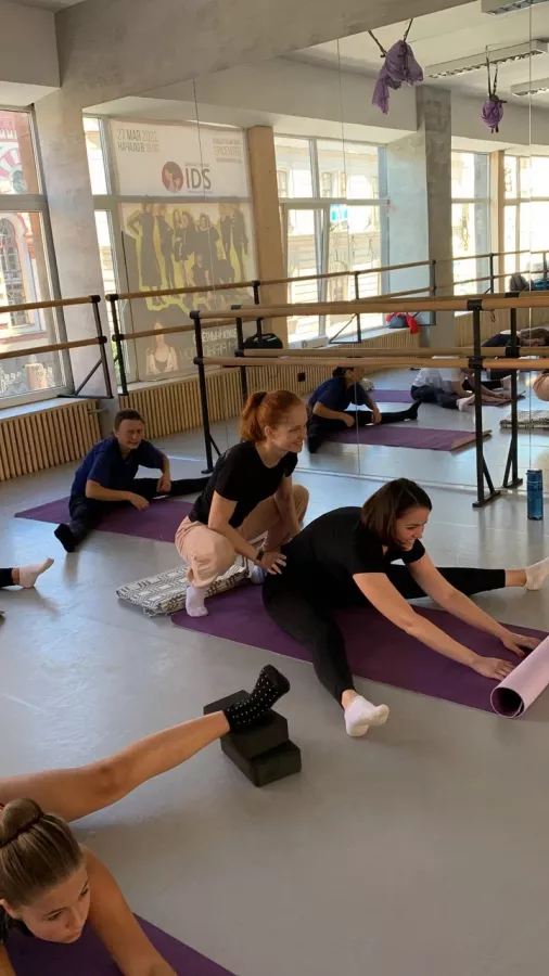 Школа танцев Internal Dance School в Санкт-Петербурге: Хореография, Акробатика, Стретчинг, Современный Танец, Балет, Аэройога,