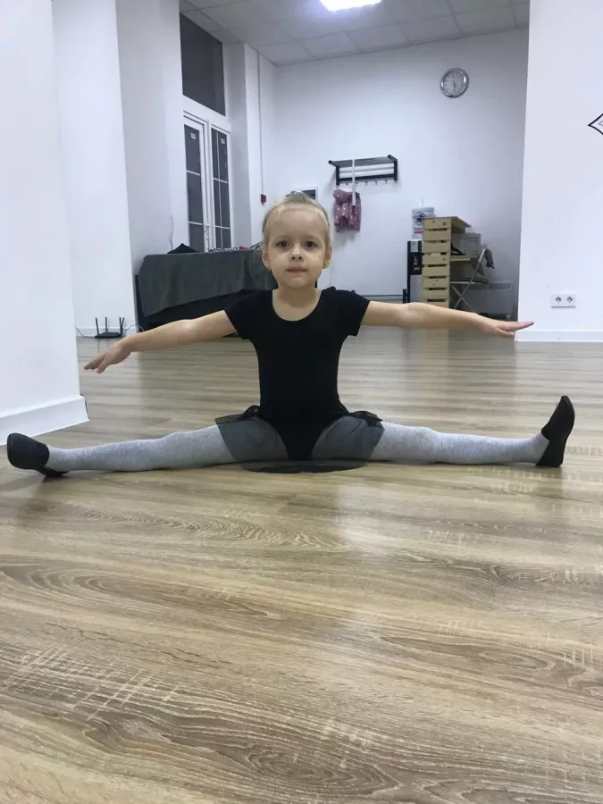Танцевальная студия Danceprofi в Краснодаре: Бальные танцы, Капоэйра, Латина, Для взрослых, Для детей, Современные танцы,