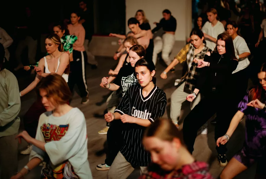 Студия танцев I am dance studio в Краснодаре: Джаз-фанк, Дэнсхолл, Вог, Свадебный танец,
